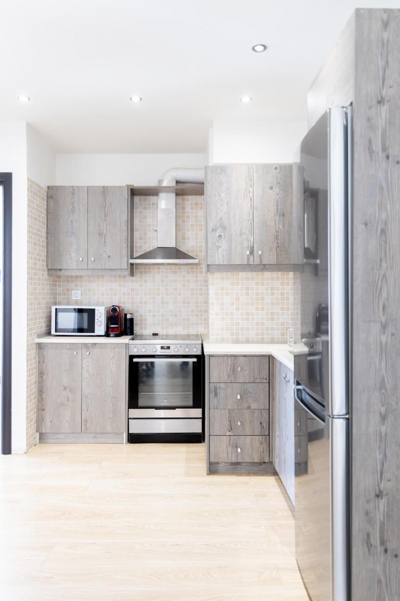 Modern Apt In Glyfada A Breath Away From The Sea - The View Atene Esterno foto